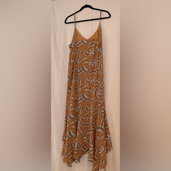 Red Dress, Size L, Mustard Coloured Dress w/feather designs - Picture 2 of 3